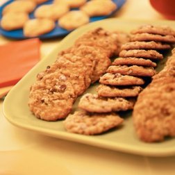 chocolate-chip-oatmeal-cookies-recipe
